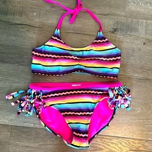Xhilaration Bikini 👙 Girls Medium - like new !